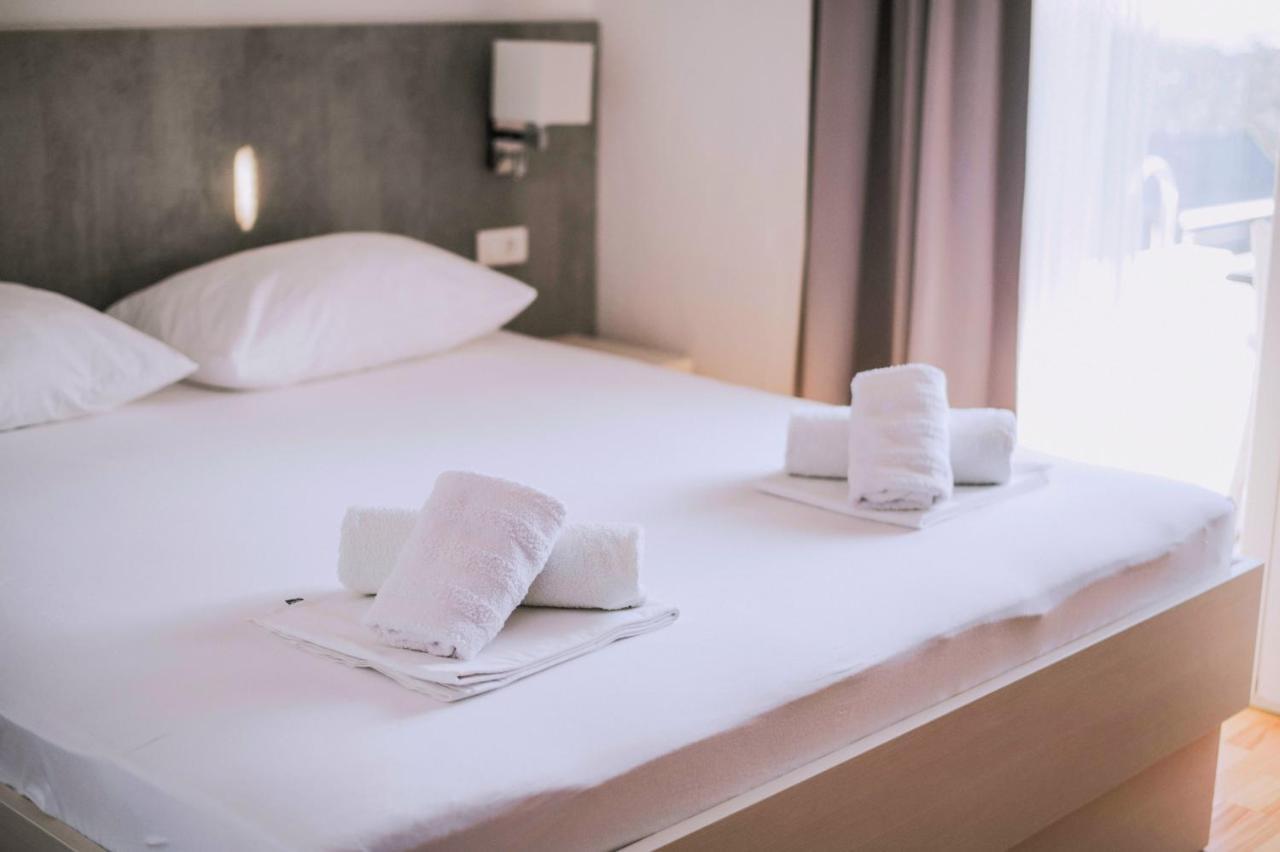 Apartment With Private Pool "Patricia" マカルスカ エクステリア 写真