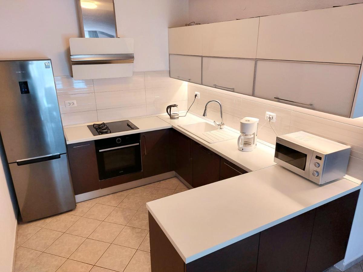 Apartment With Private Pool "Patricia" マカルスカ エクステリア 写真